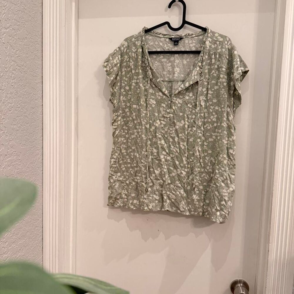 Buffalo David Bitton | Floral Henley Blouse | Cottagecore